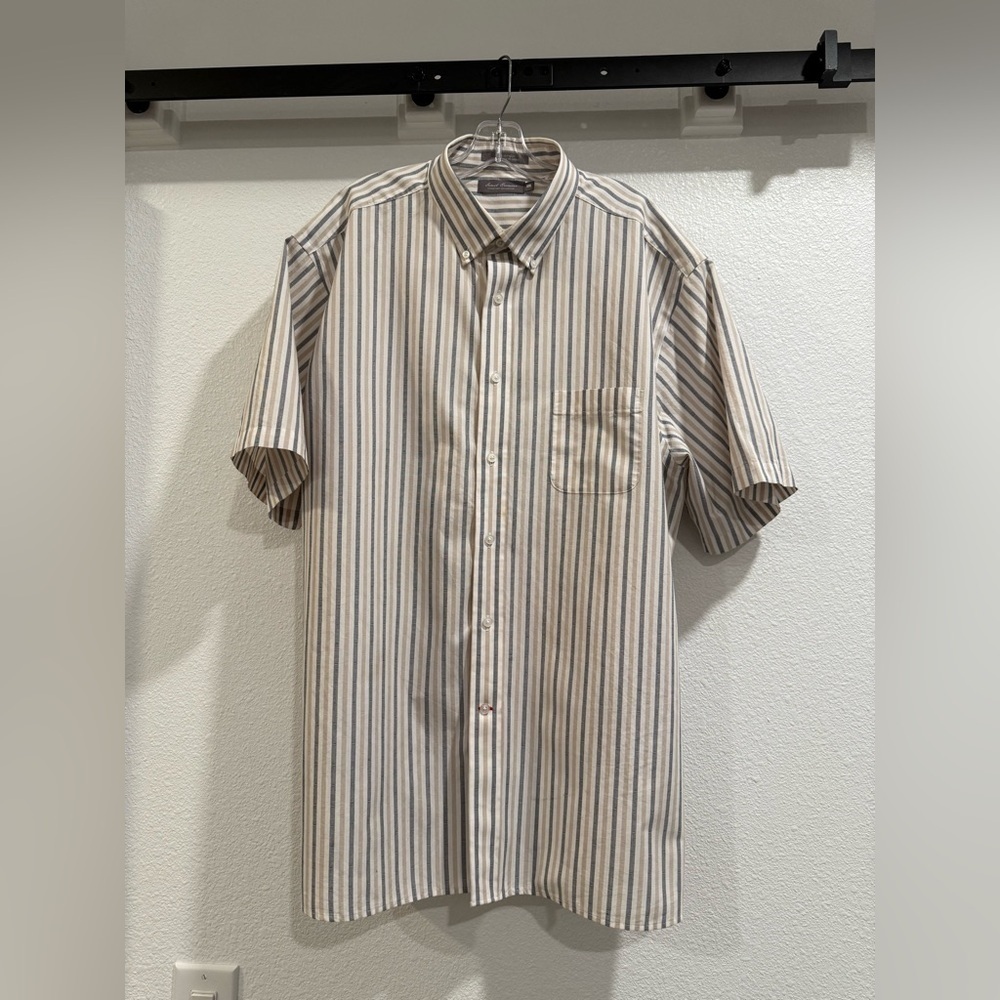 Daniel Cremieux short sleeve button down, XXL. White, beige,& gray strip…